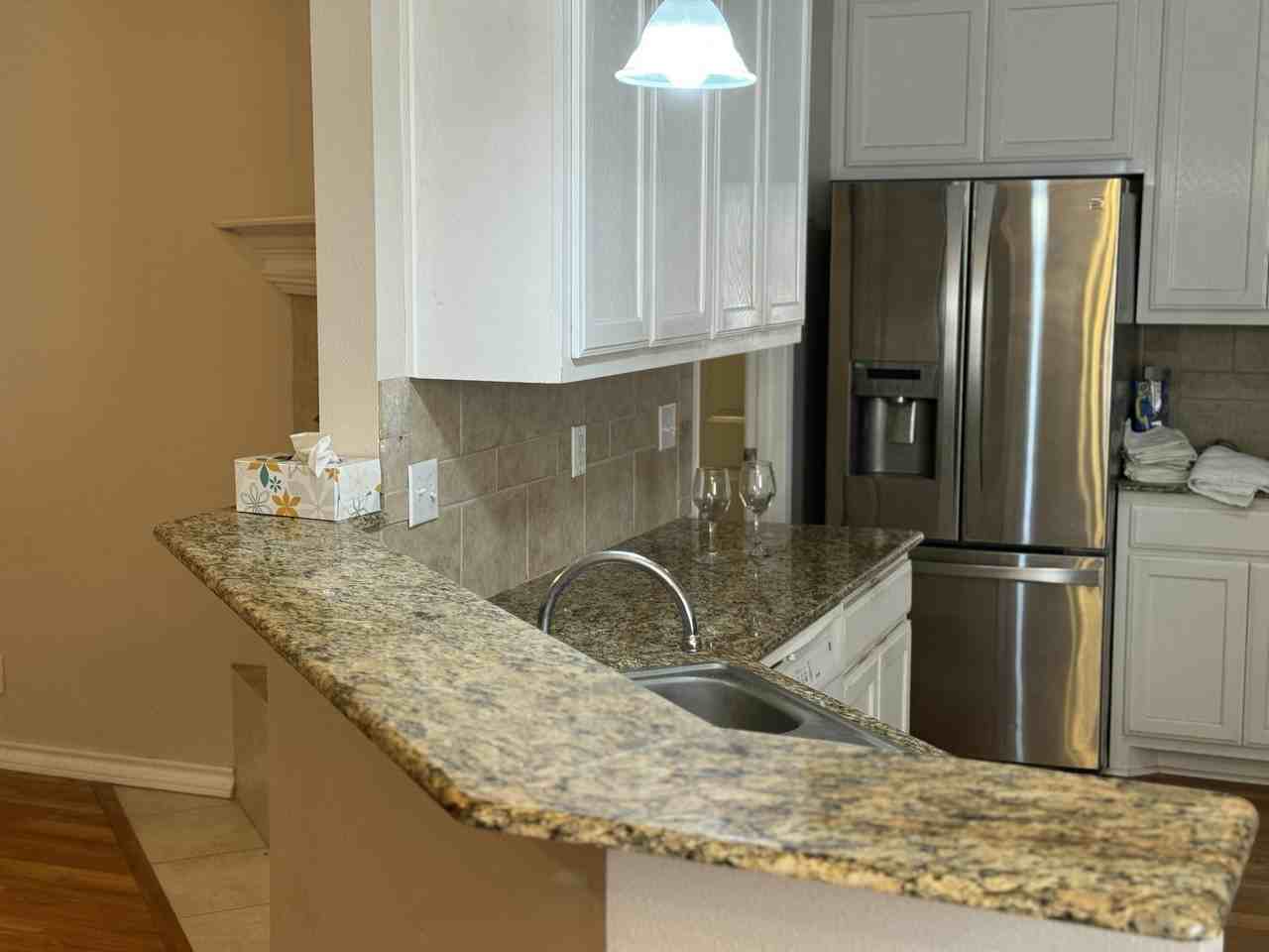 707 Wicklow Ct - Photo 2 of 4