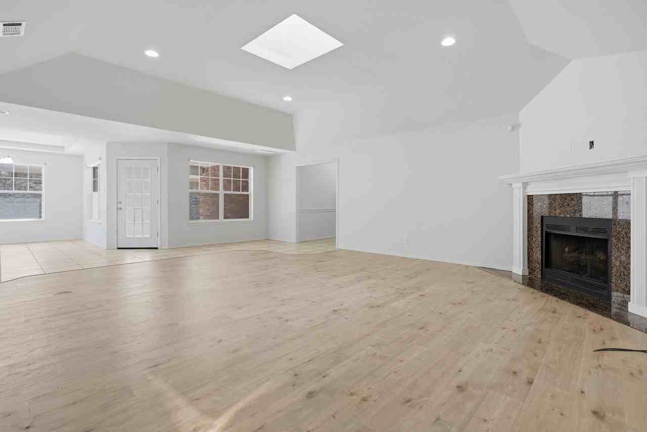 4122 Harmony Ln - Photo 7 of 27