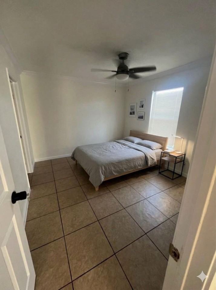 Castle Rose - Photo 7 of 9