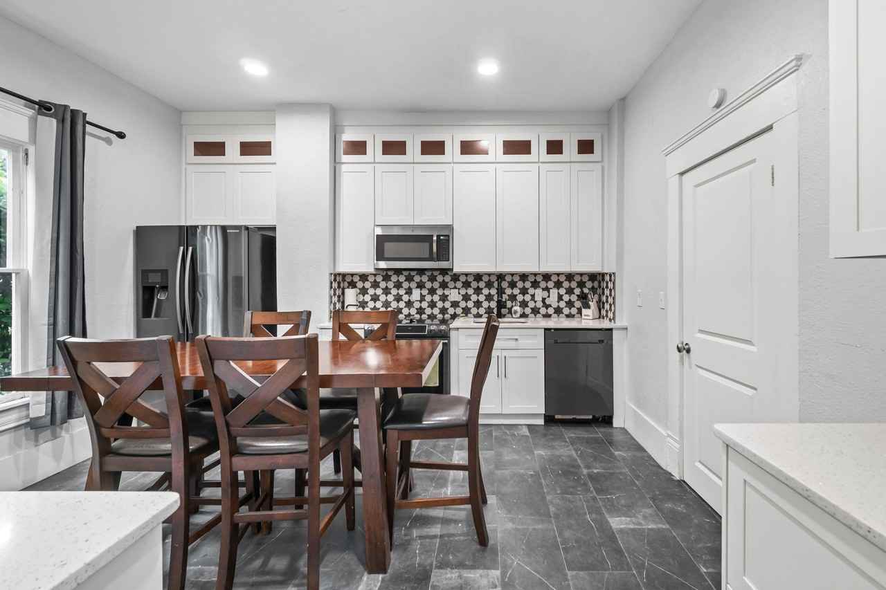 N Market St - Photo 5 of 12