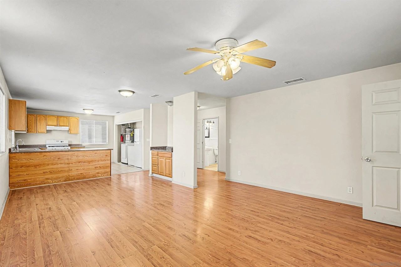 4397 Swift Ave - Photo 3 of 32