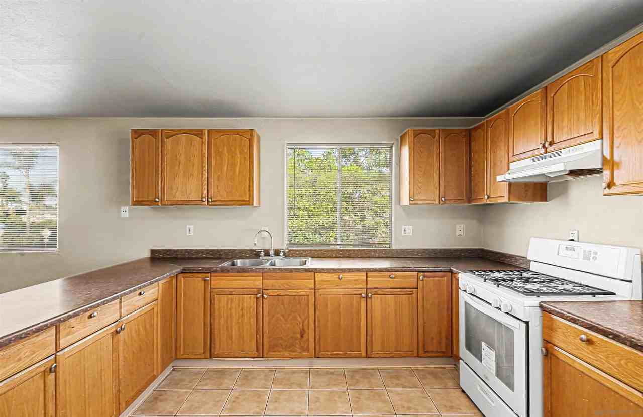 4397 Swift Ave - Photo 6 of 32