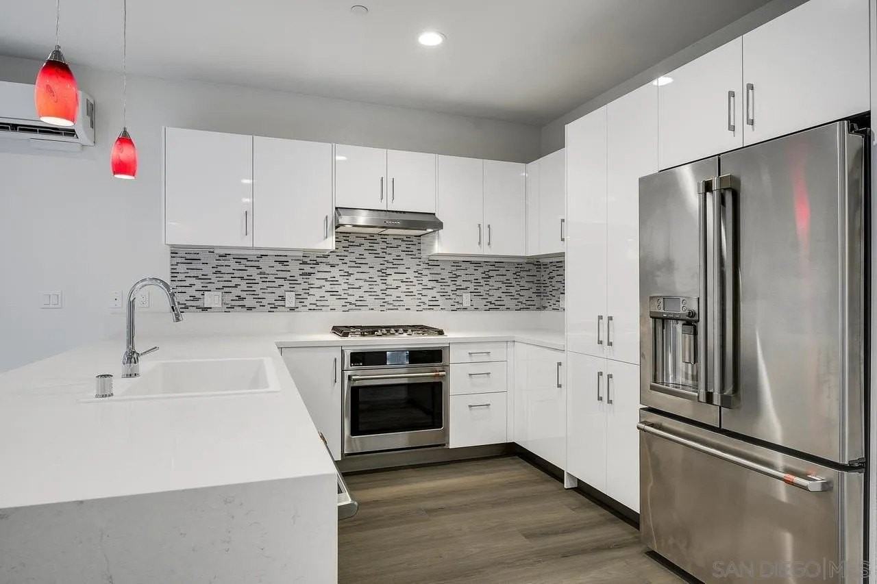 8248 High St - Photo 7 of 26