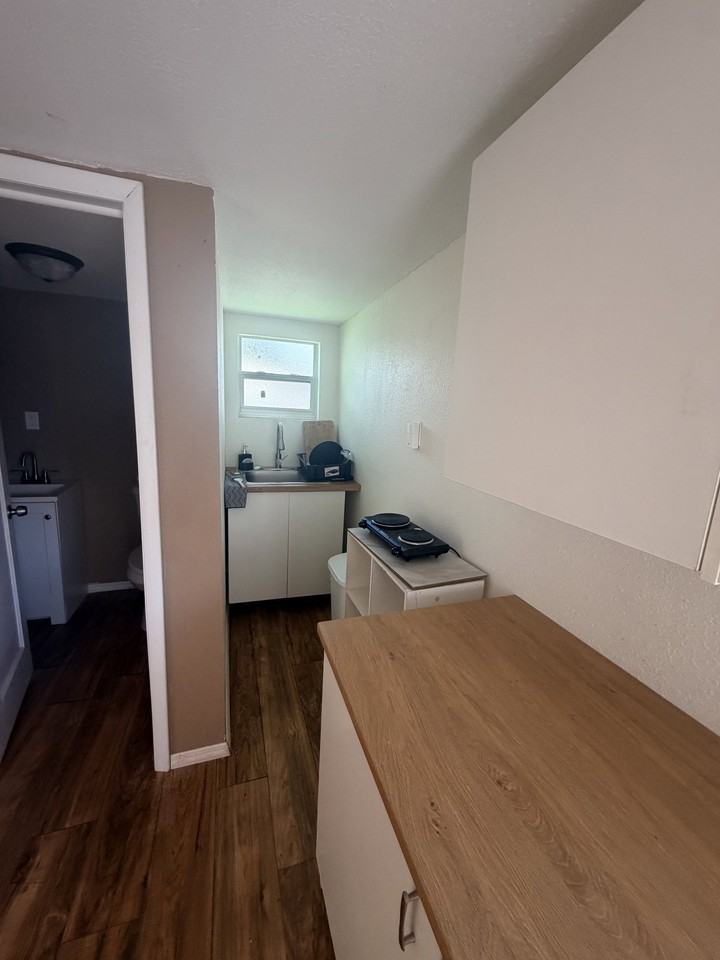 370 Nw 188th St - Photo 3 of 8