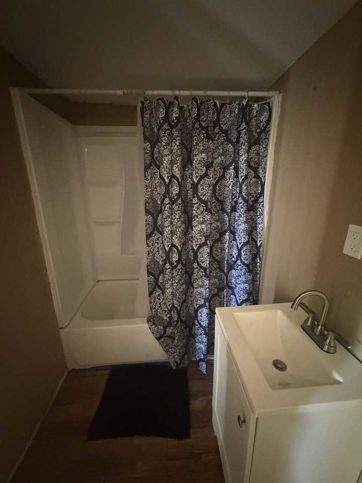 370 Nw 188th St - Photo 4 of 8