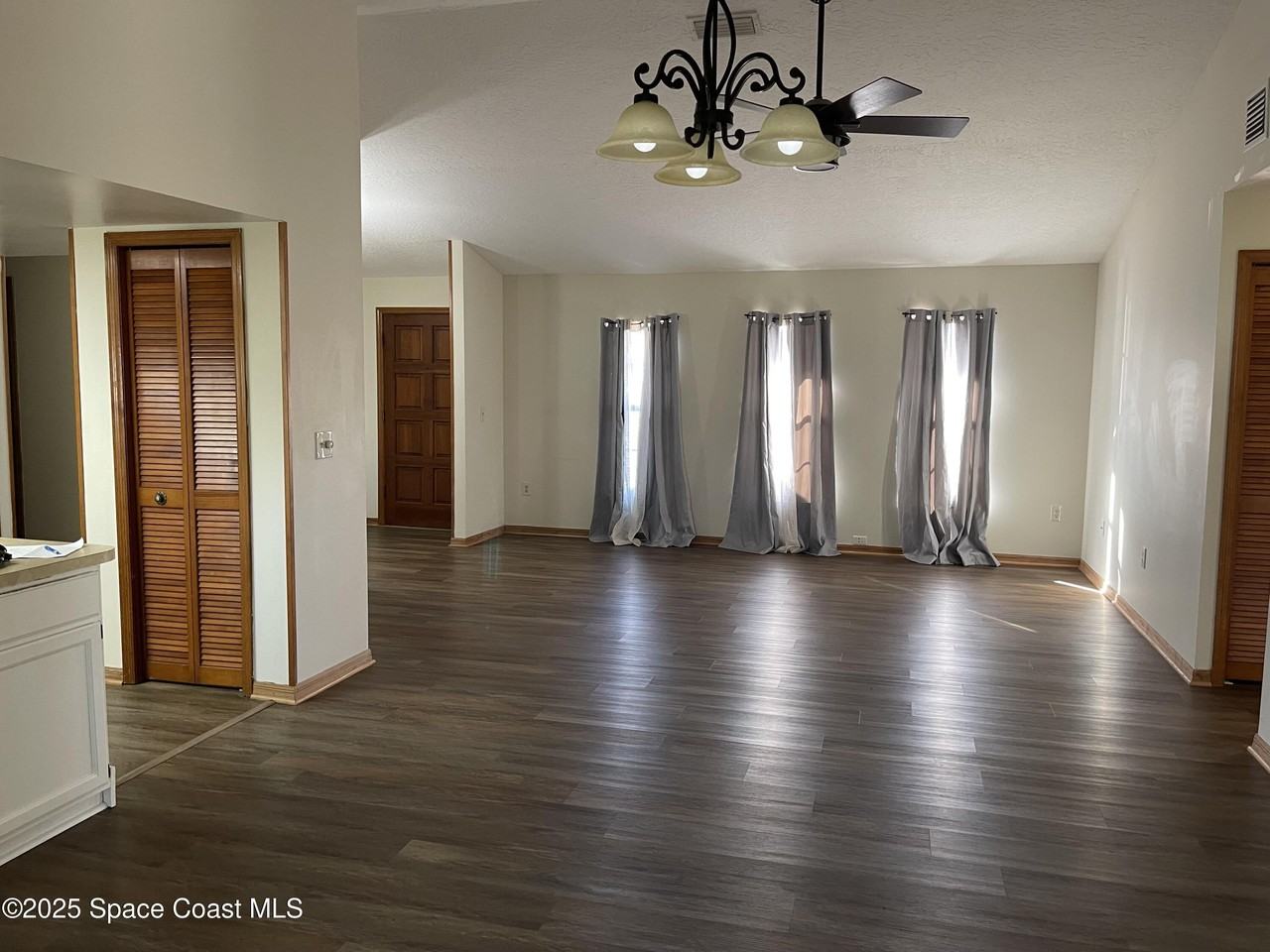 363 Emerson Dr Nw - Photo 2 of 17