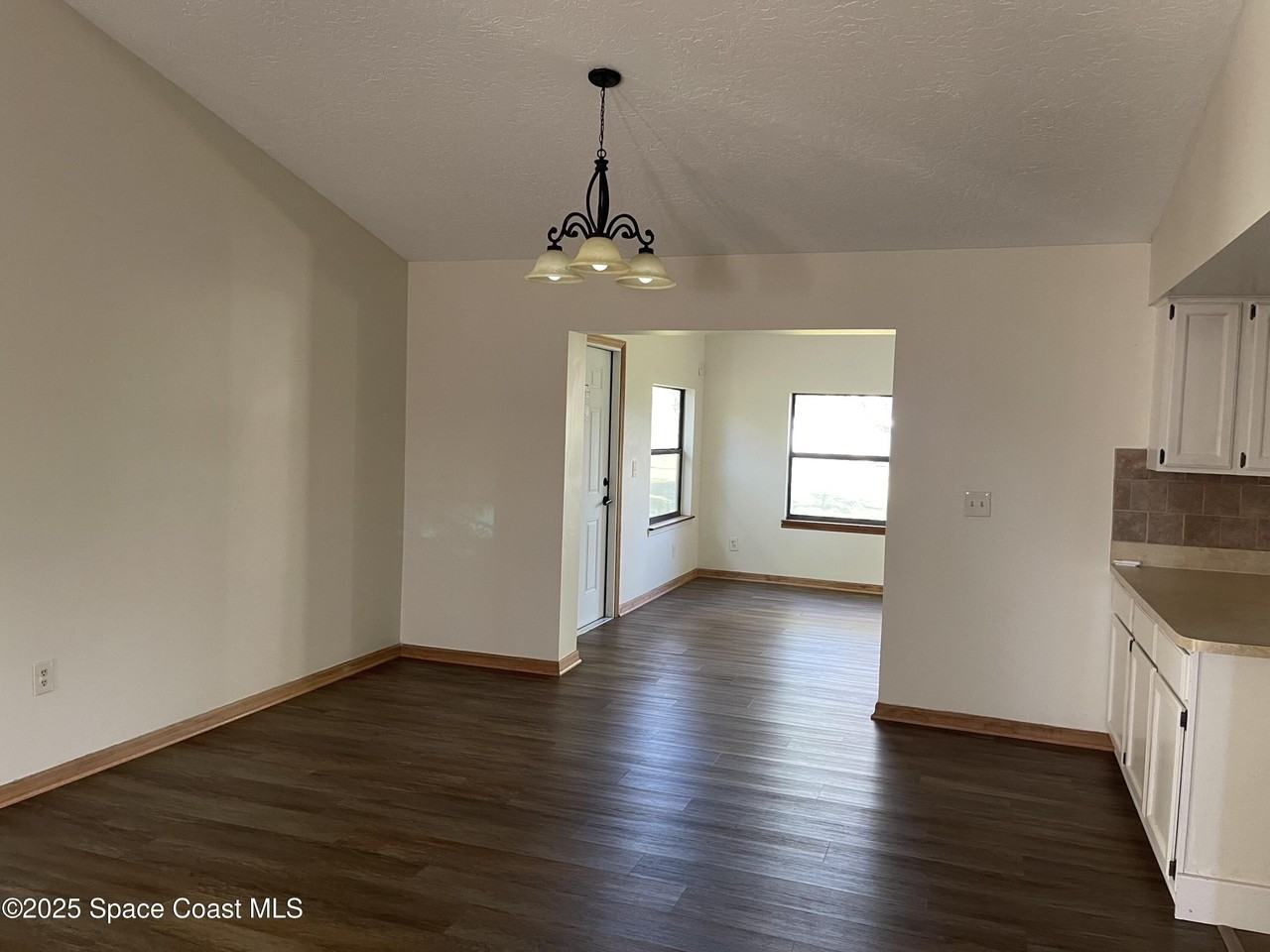 363 Emerson Dr Nw - Photo 4 of 17