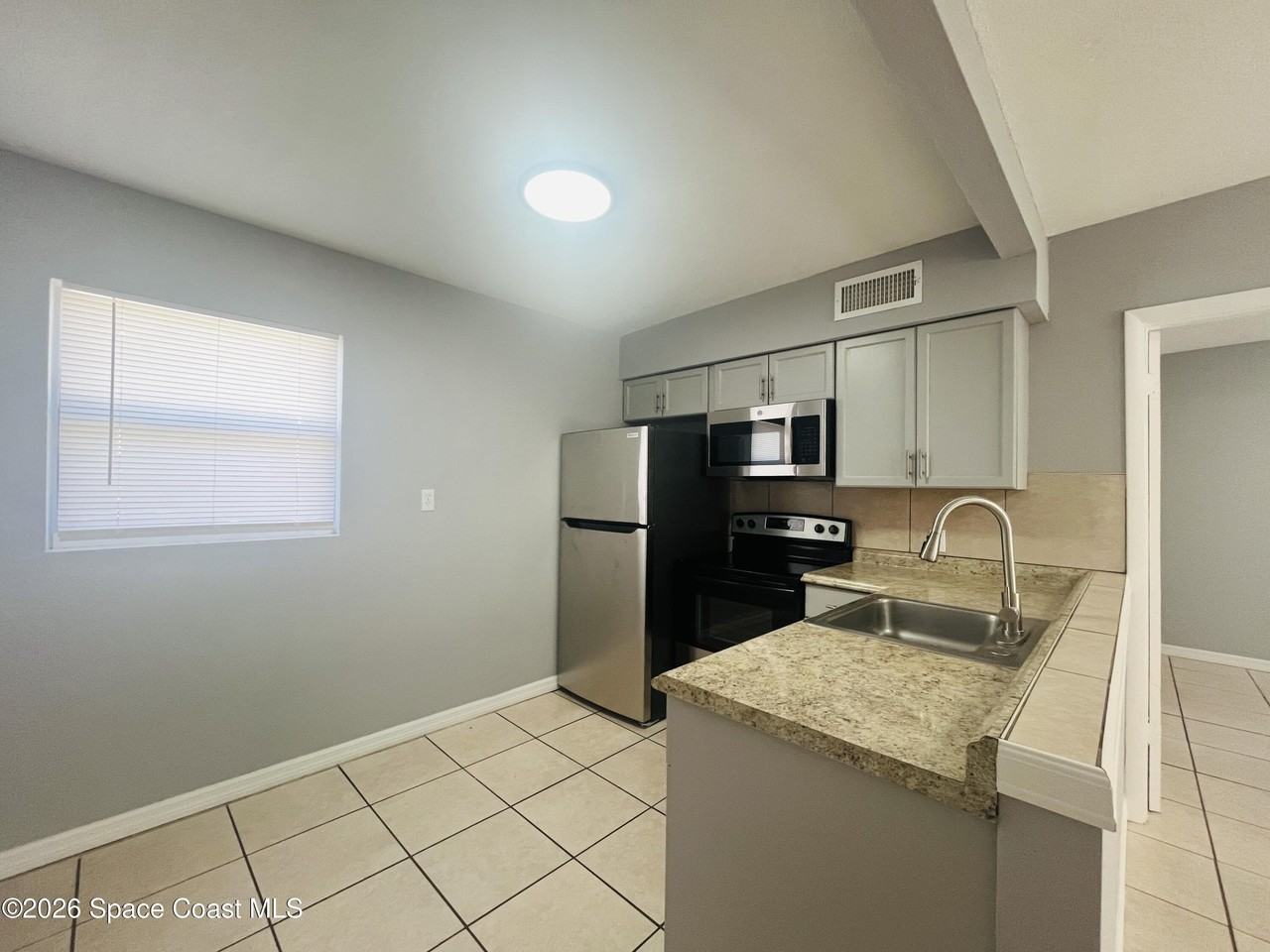 402 Adams Ave Apt G - Photo 5 of 11