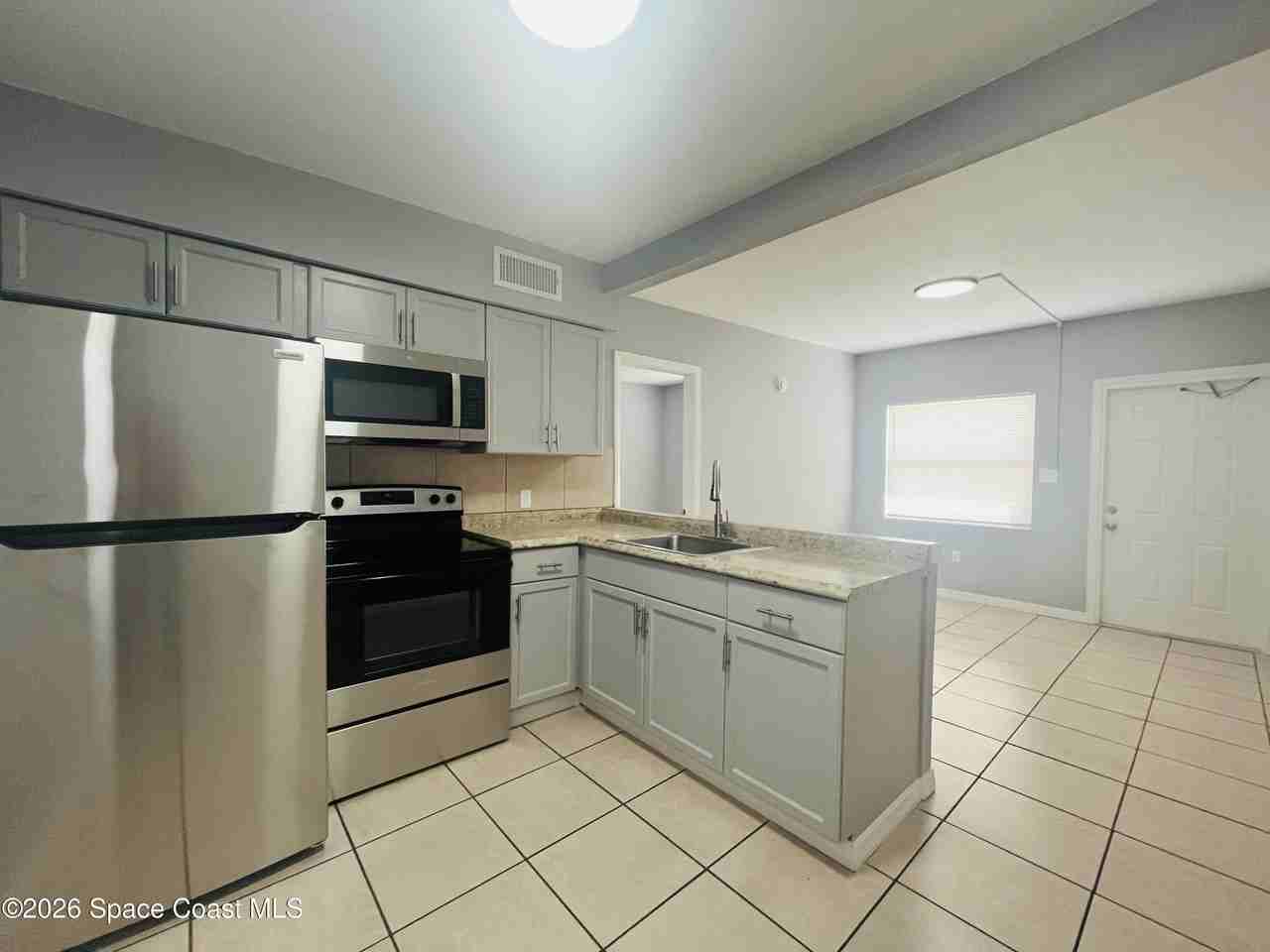 402 Adams Ave Apt G - Photo 7 of 11