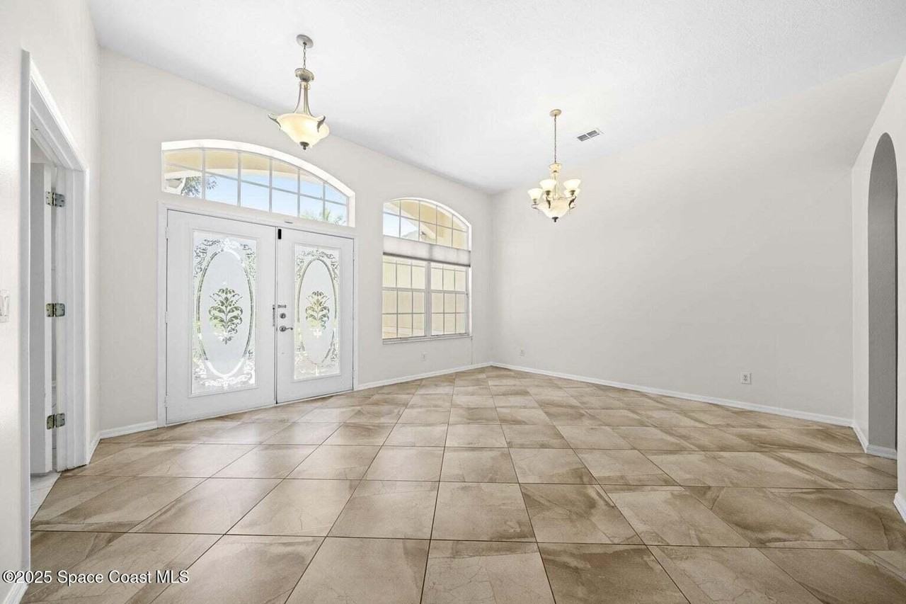 816 Autumn Glen Dr - Photo 3 of 45