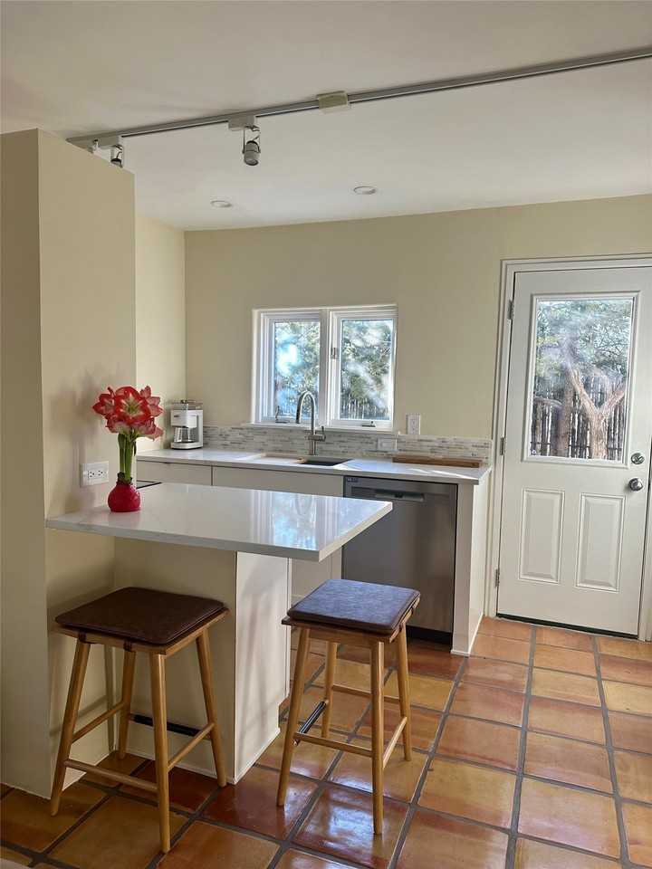 712 Juniper Dr Unit B - Photo 3 of 21