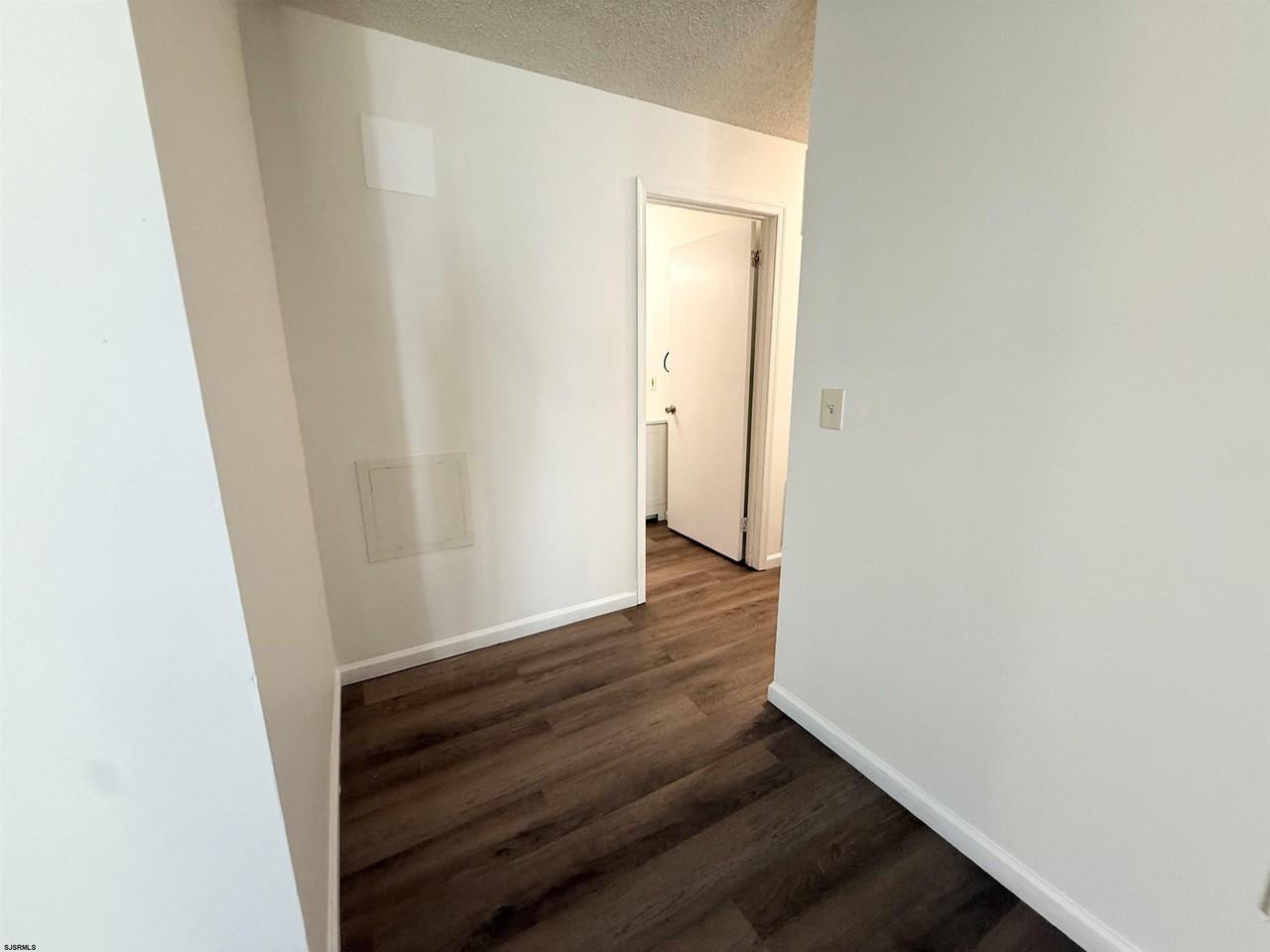 11 Colonial Ct - Photo 5 of 12