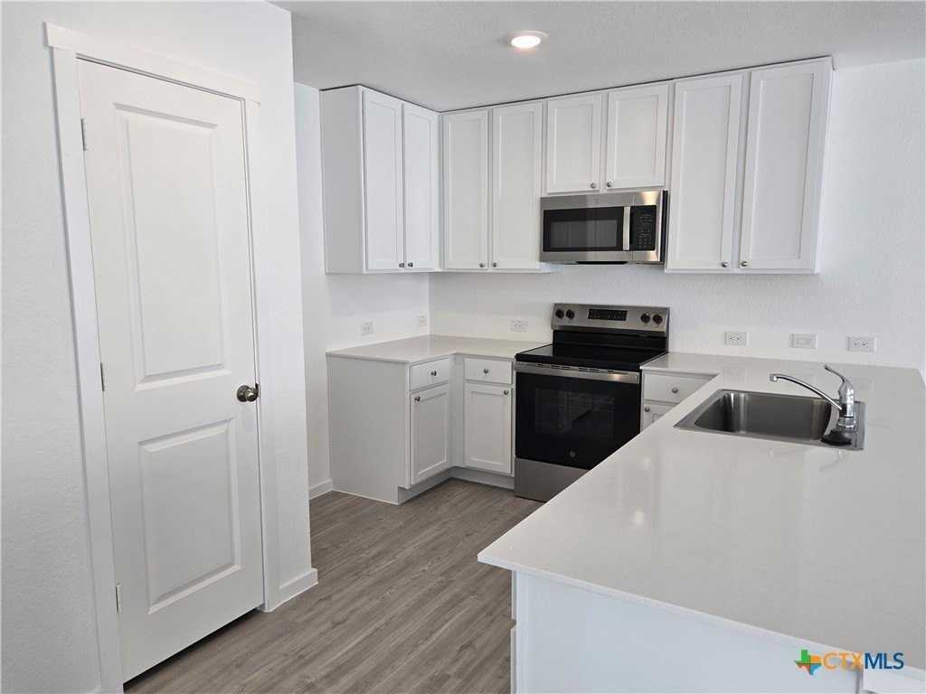 168 Wolf Crest Blvd - Photo 4 of 12