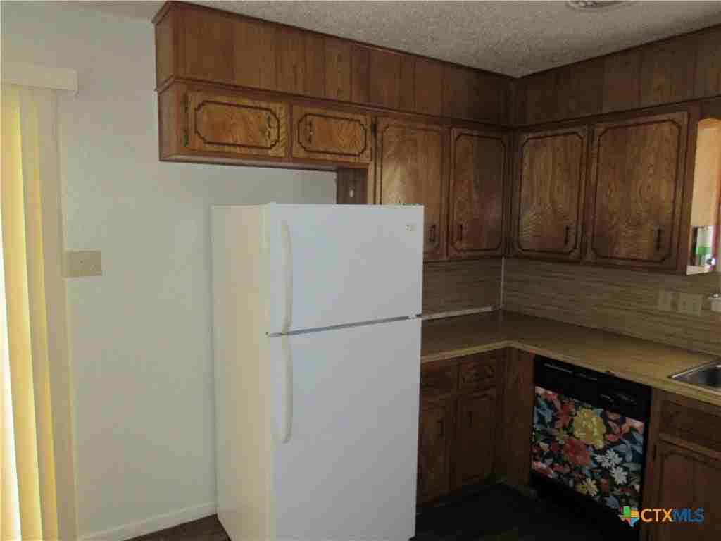 2406B Shoemaker Dr - Photo 6 of 14