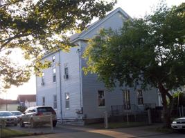 featured image of 427 High St Apt 3 #Apt 3