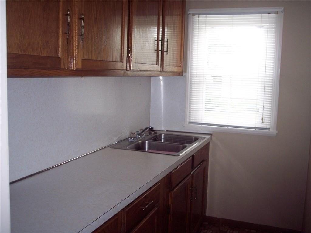 427 High St Apt 3 - Photo 5 of 8