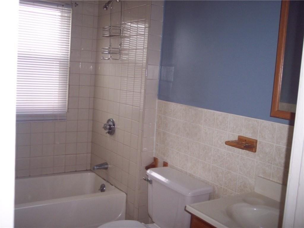 427 High St Apt 3 - Photo 7 of 8