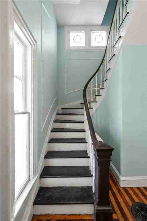 42 Mann Ave Apt 2 - Photo 4 of 9