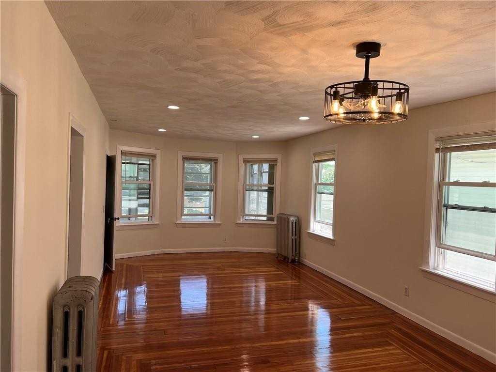 22 Ingleside Ave Unit 2 - Photo 3 of 7