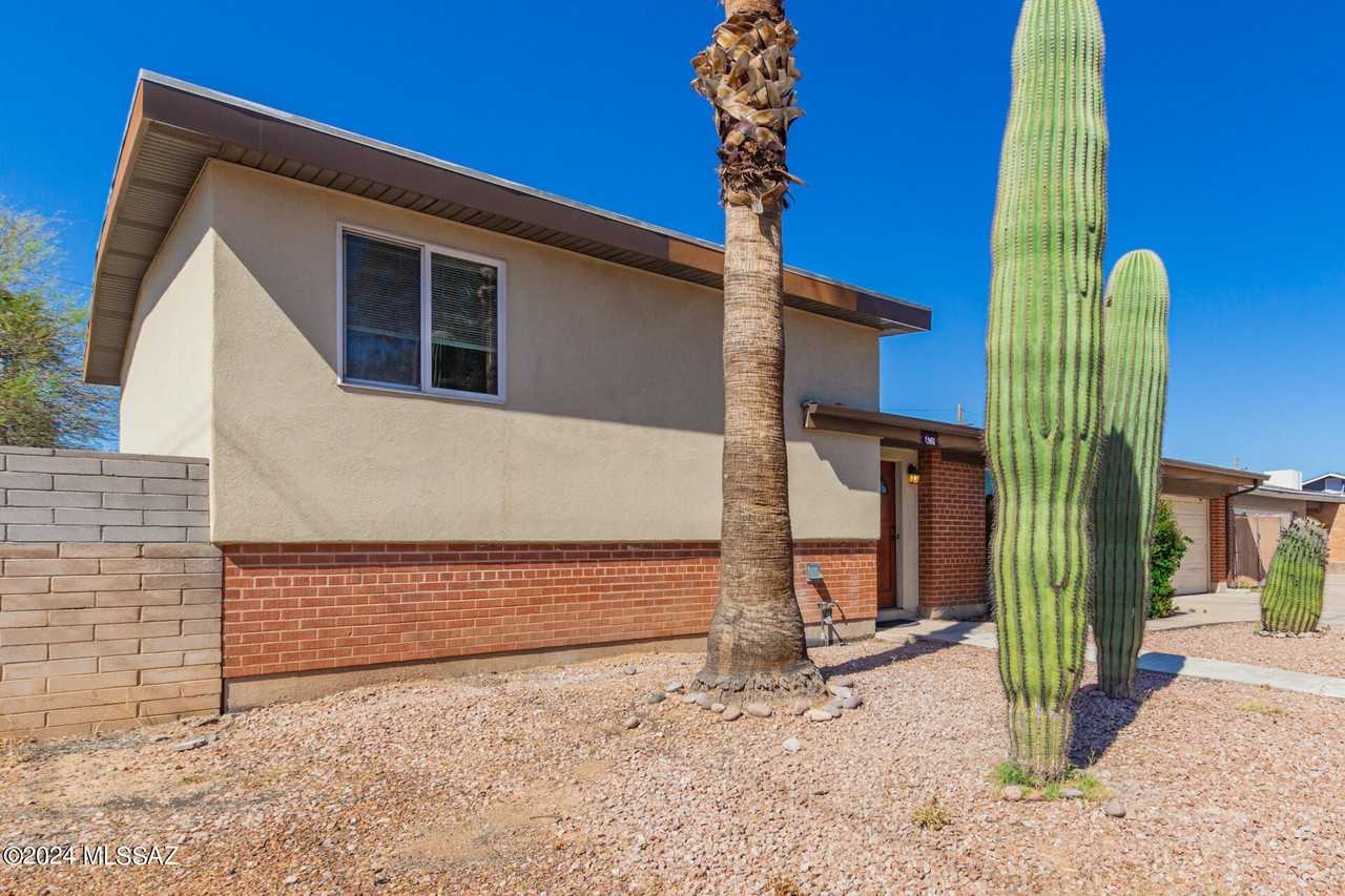 7901 E 2nd St - Photo 5 of 31