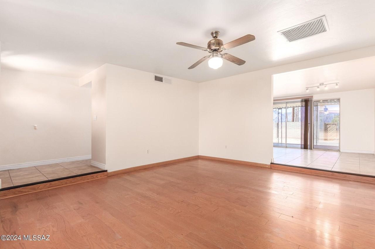 7901 E 2nd St - Photo 7 of 31