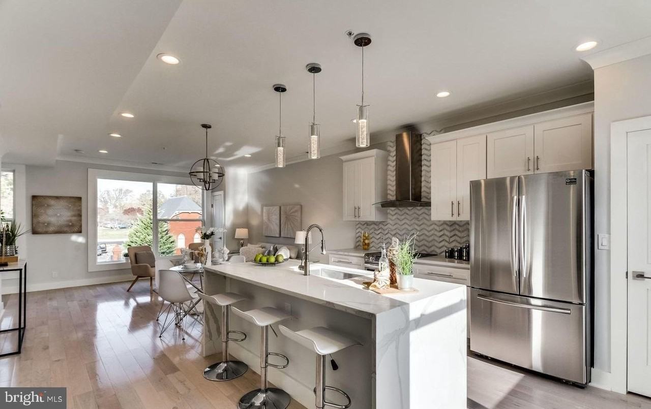 631 Florida Ave Ne Unit B - Photo 3 of 11