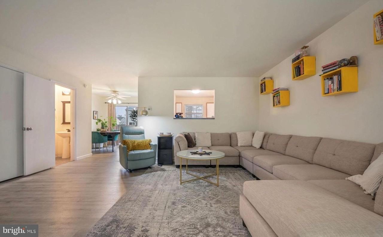 114 Thames Dr - Photo 4 of 17