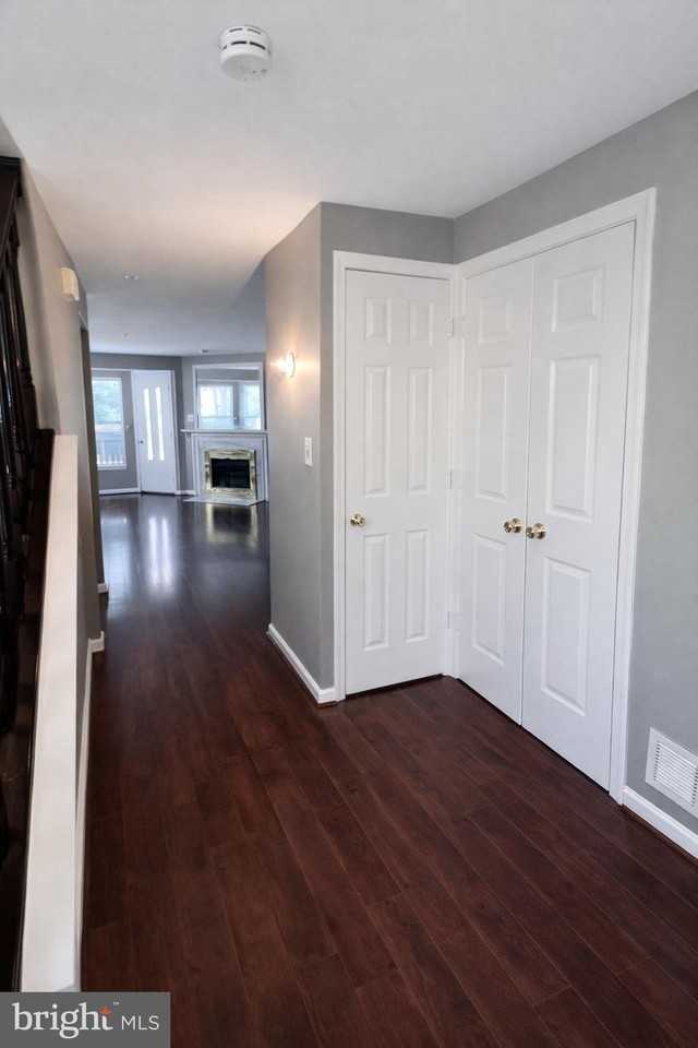 120 Woodridge Pl - Photo 4 of 16
