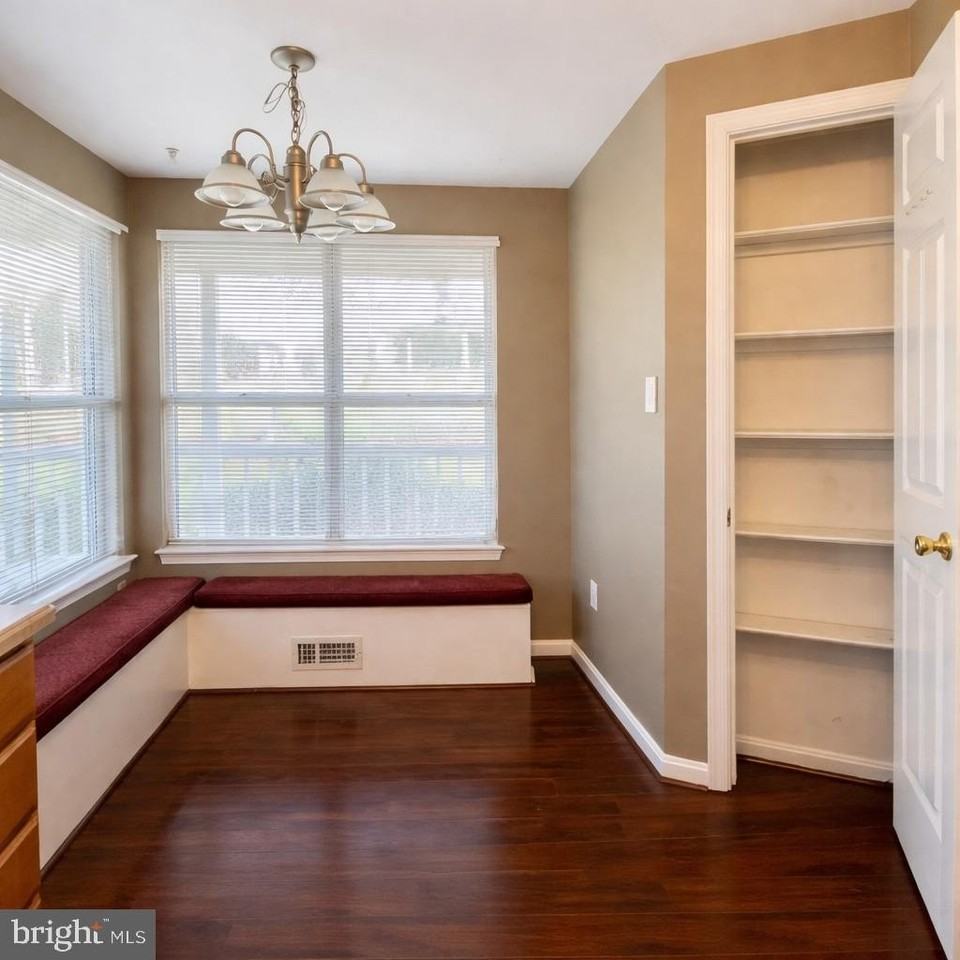 120 Woodridge Pl - Photo 7 of 16