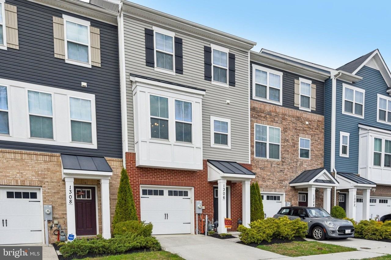 1306 Hawk Hollow Dr - Photo 2 of 36