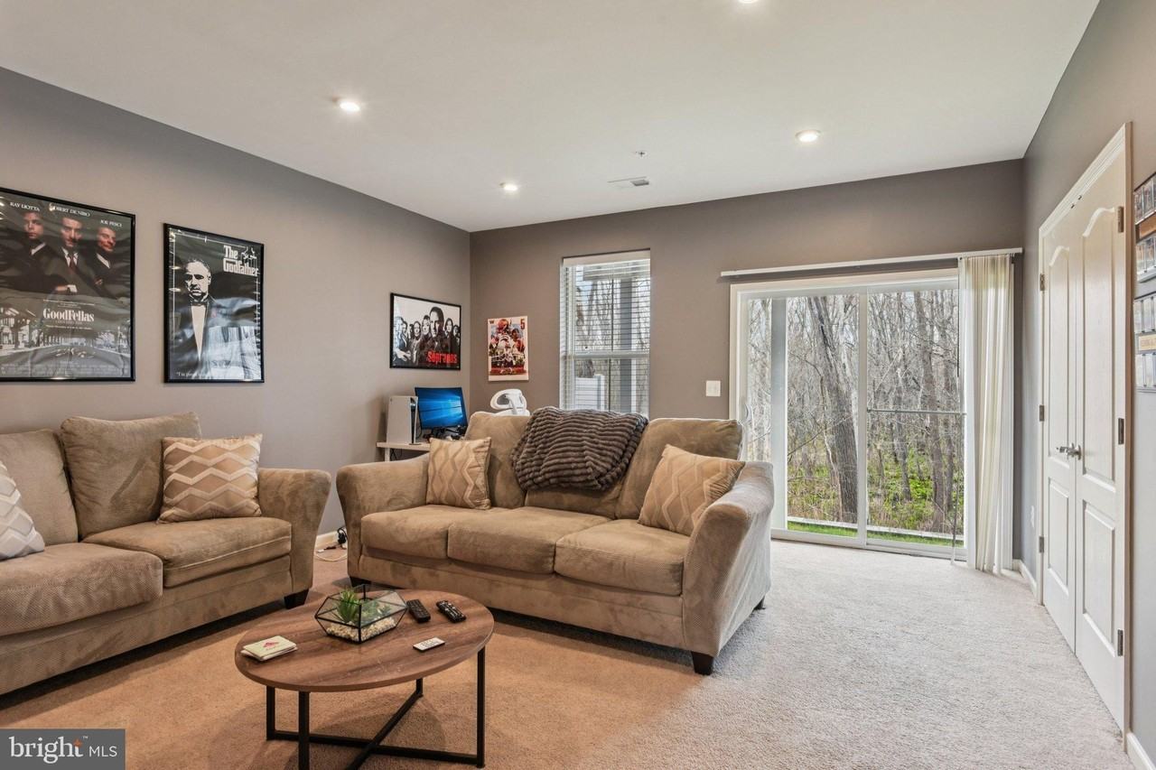 1306 Hawk Hollow Dr - Photo 5 of 36