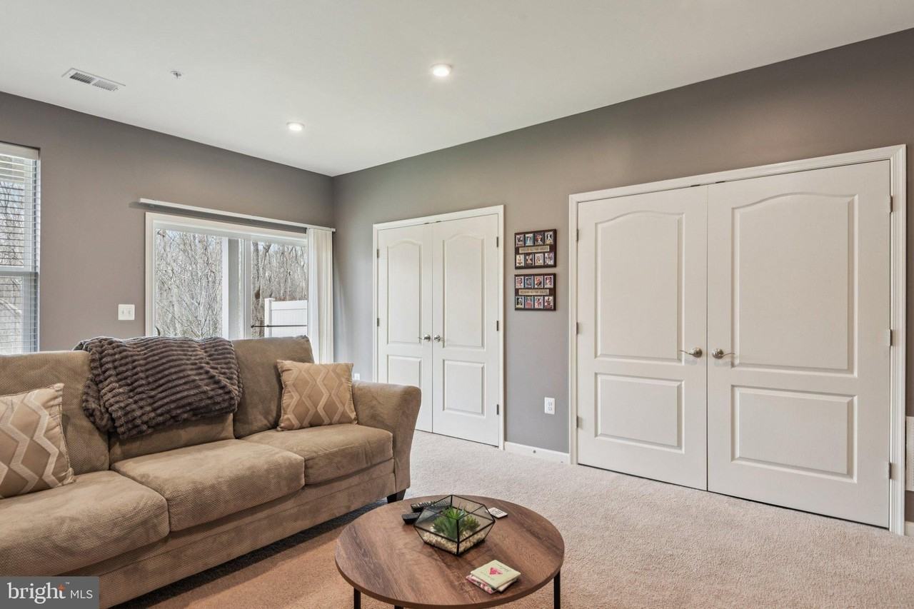 1306 Hawk Hollow Dr - Photo 7 of 36