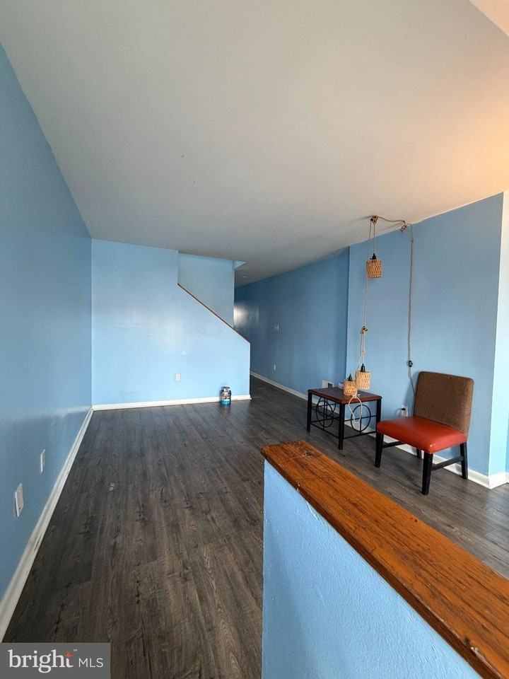 539 Gold St - Photo 2 of 21