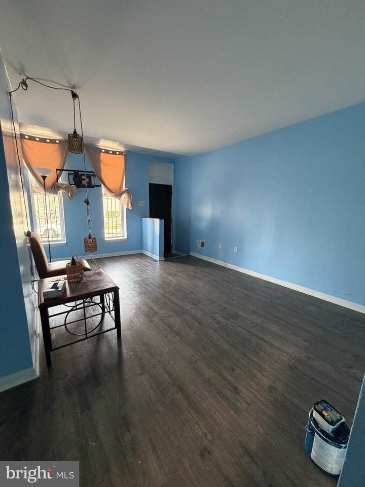 539 Gold St - Photo 3 of 21