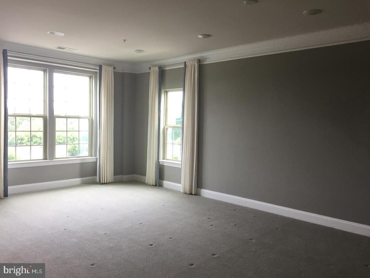 6489 Jack Linton Dr S - Photo 7 of 20