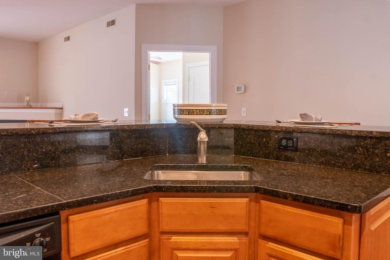 204-A Seneca Way Unit 12 - Photo 6 of 32