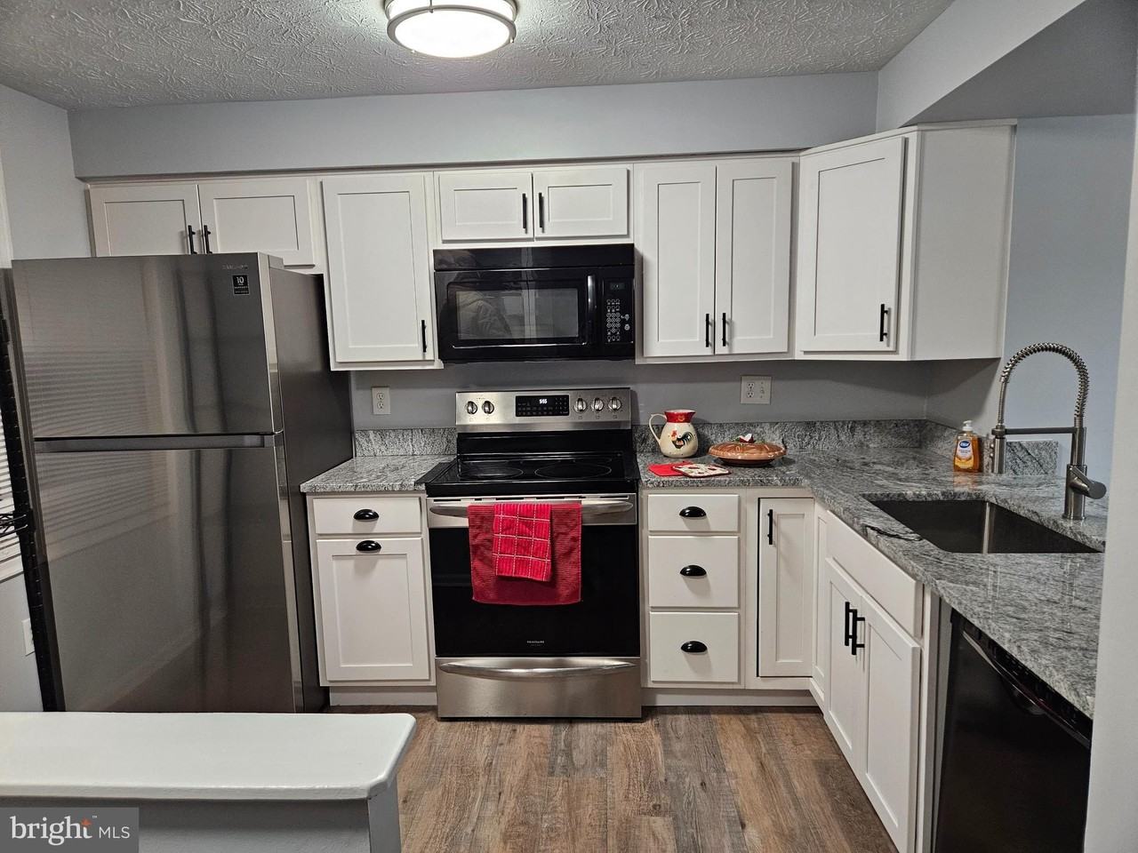 5942 Rowanberry Dr Unit 18 - Photo 2 of 16