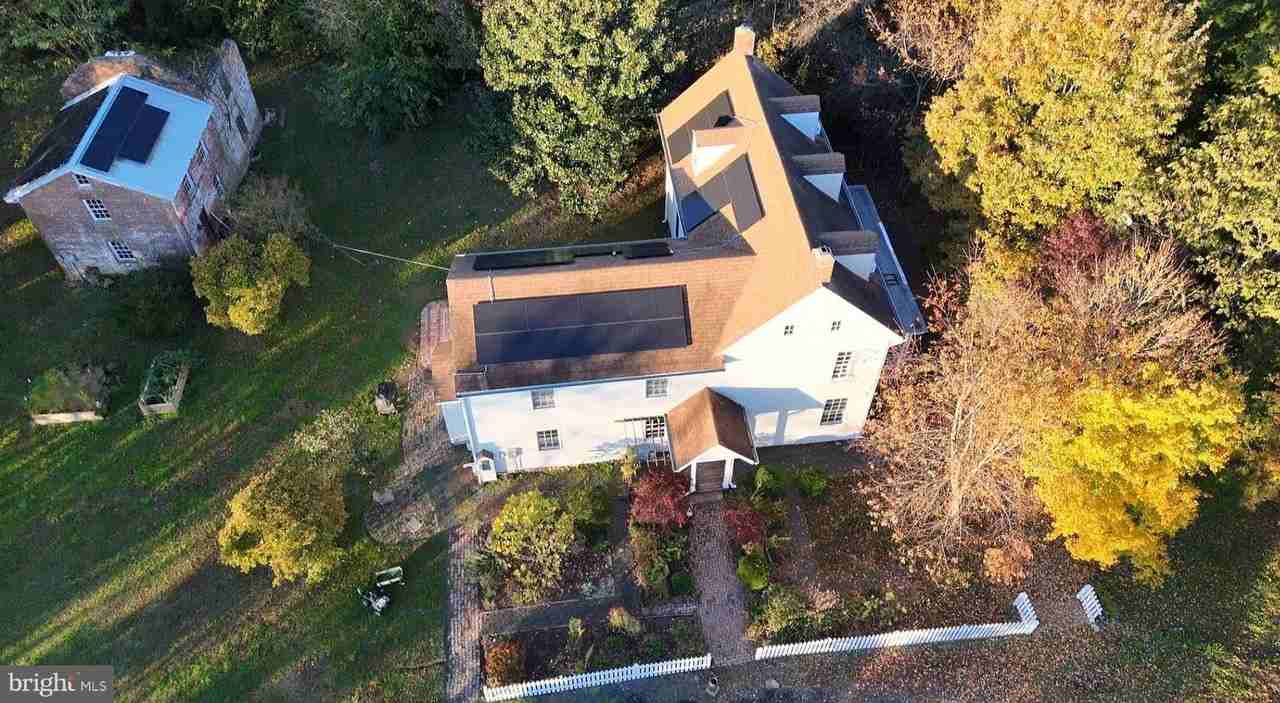 8355 Broad Neck Rd - Photo 2 of 33