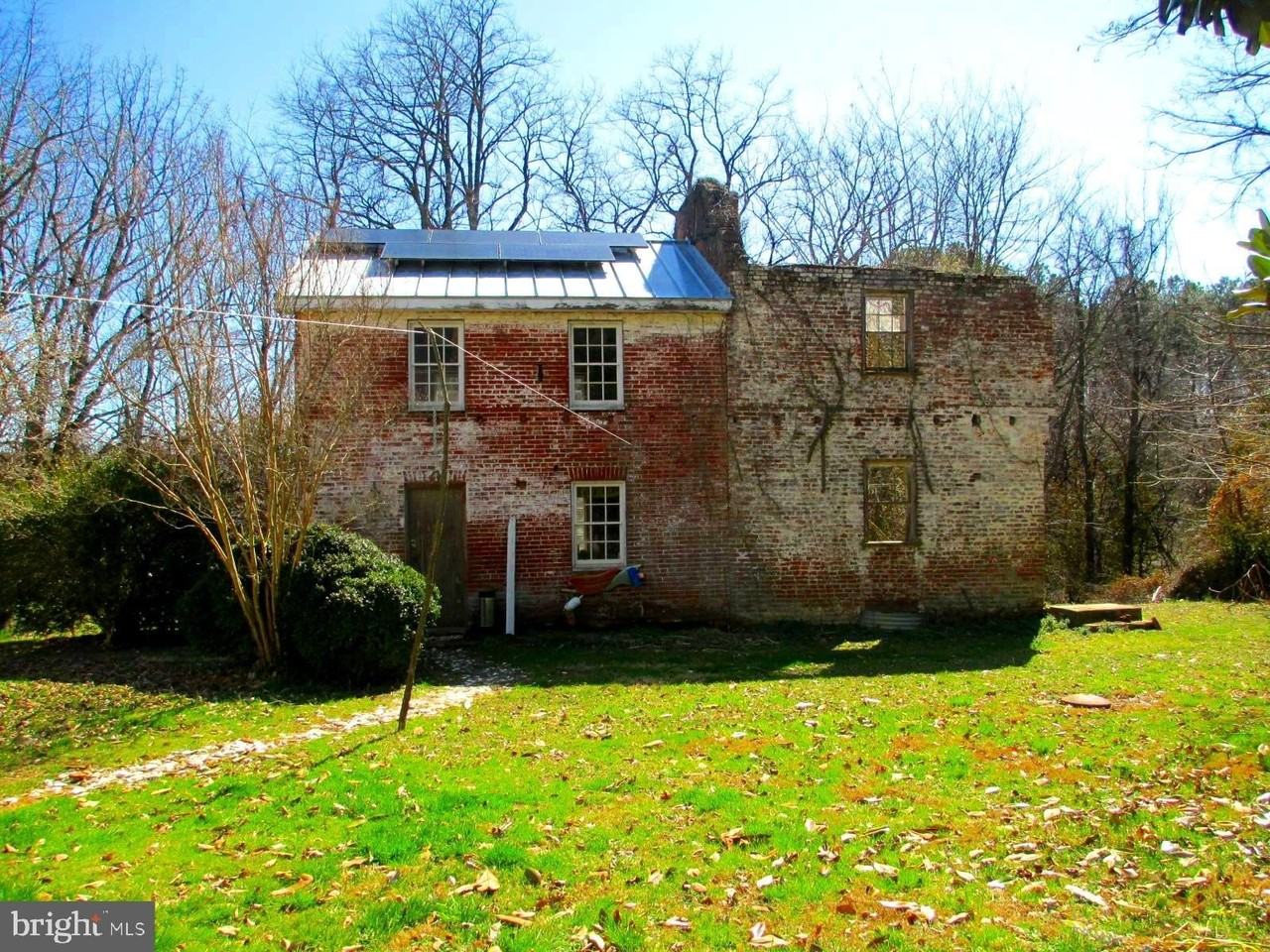 8355 Broad Neck Rd - Photo 4 of 33