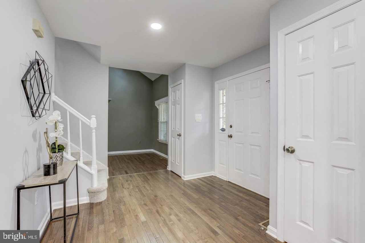 15609 Yellowhorn Ct - Photo 3 of 39