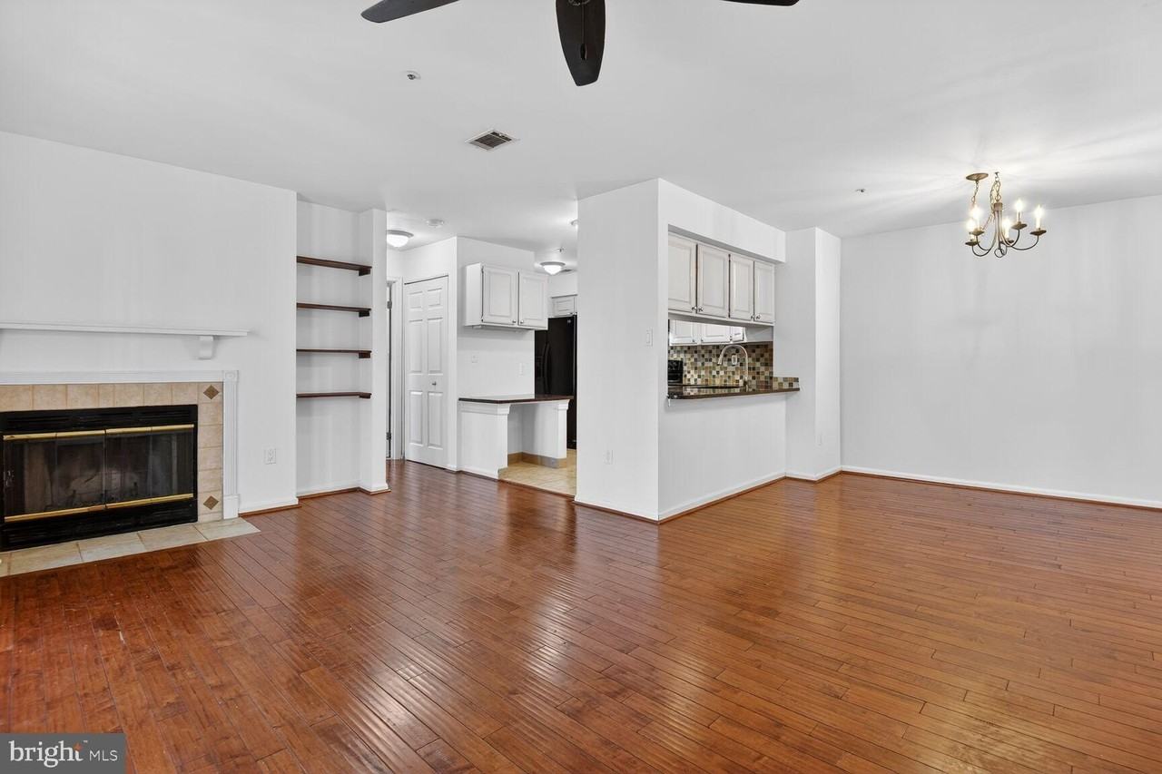 12201 Eagles Nest Ct Apt G - Photo 3 of 22