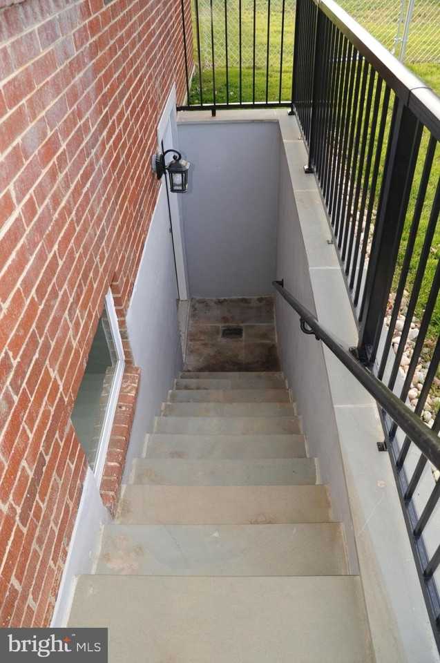 16632 Alden Ave - Photo 7 of 50