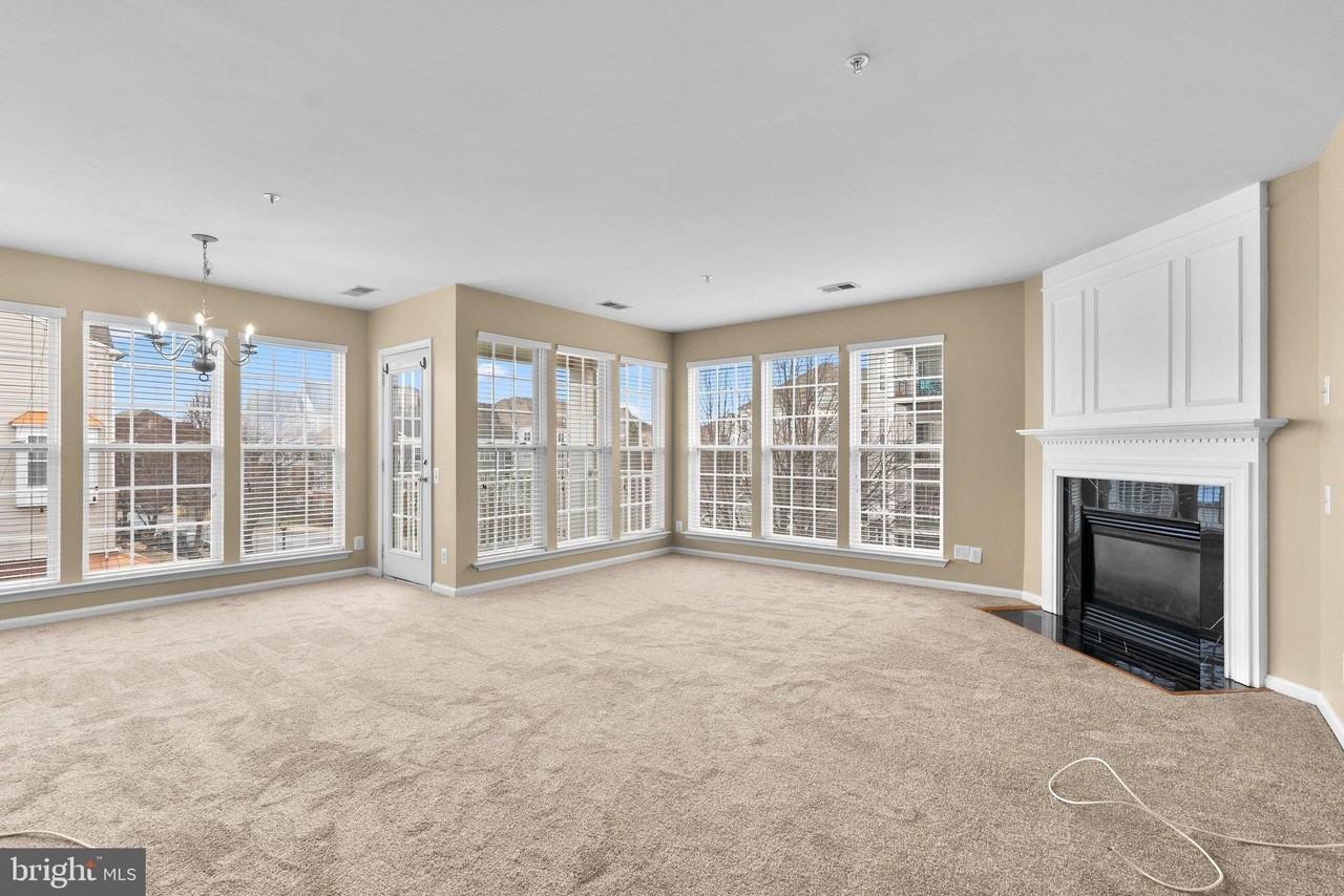 204D Fallsgrove Blvd Unit 20 - Photo 6 of 34