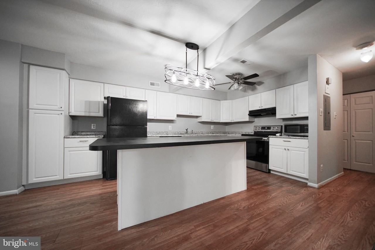 10106 Campus Way S Apt 102-3b - Photo 2 of 17