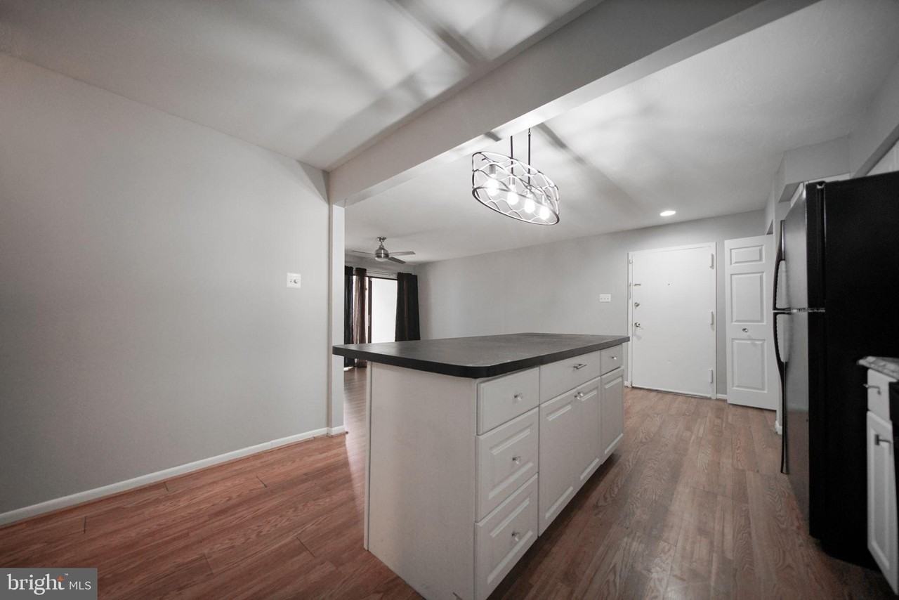 10106 Campus Way S Apt 102-3b - Photo 5 of 17