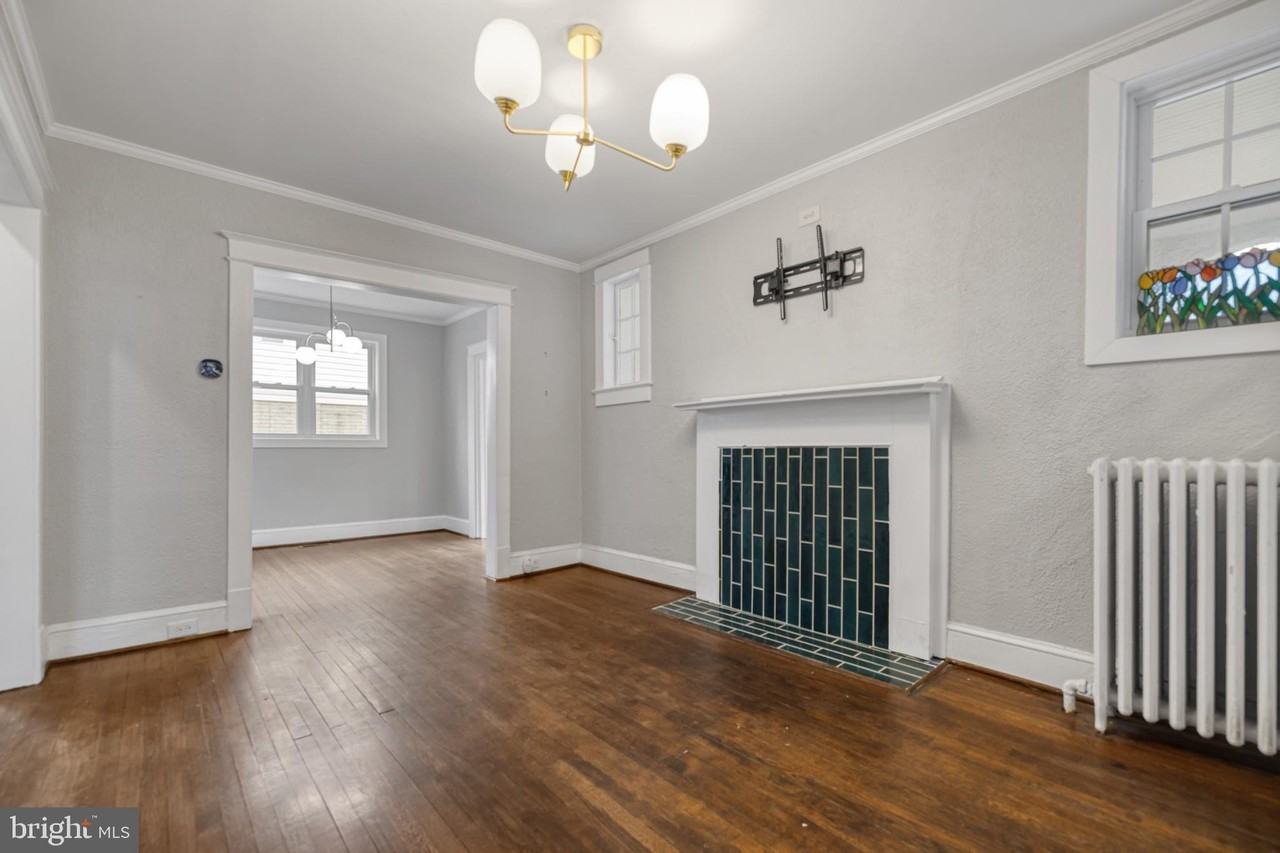 5123 Crittenden St - Photo 2 of 26