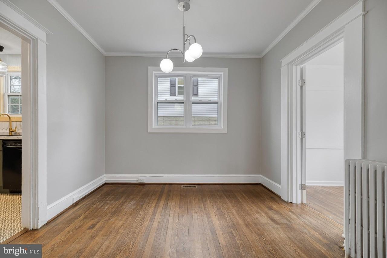 5123 Crittenden St - Photo 4 of 26