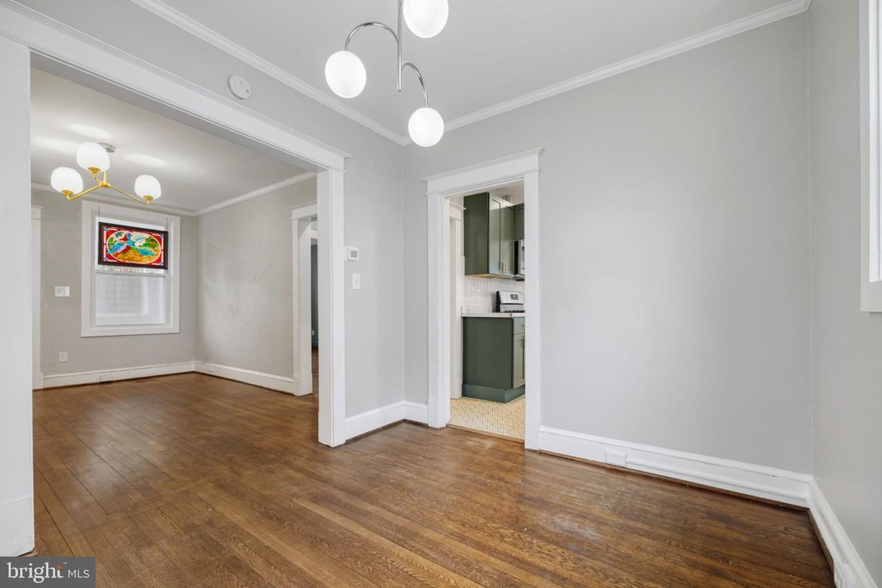 5123 Crittenden St - Photo 7 of 26