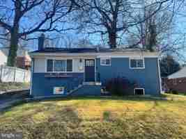 featured image of 2419 Valley Way Unit Room1