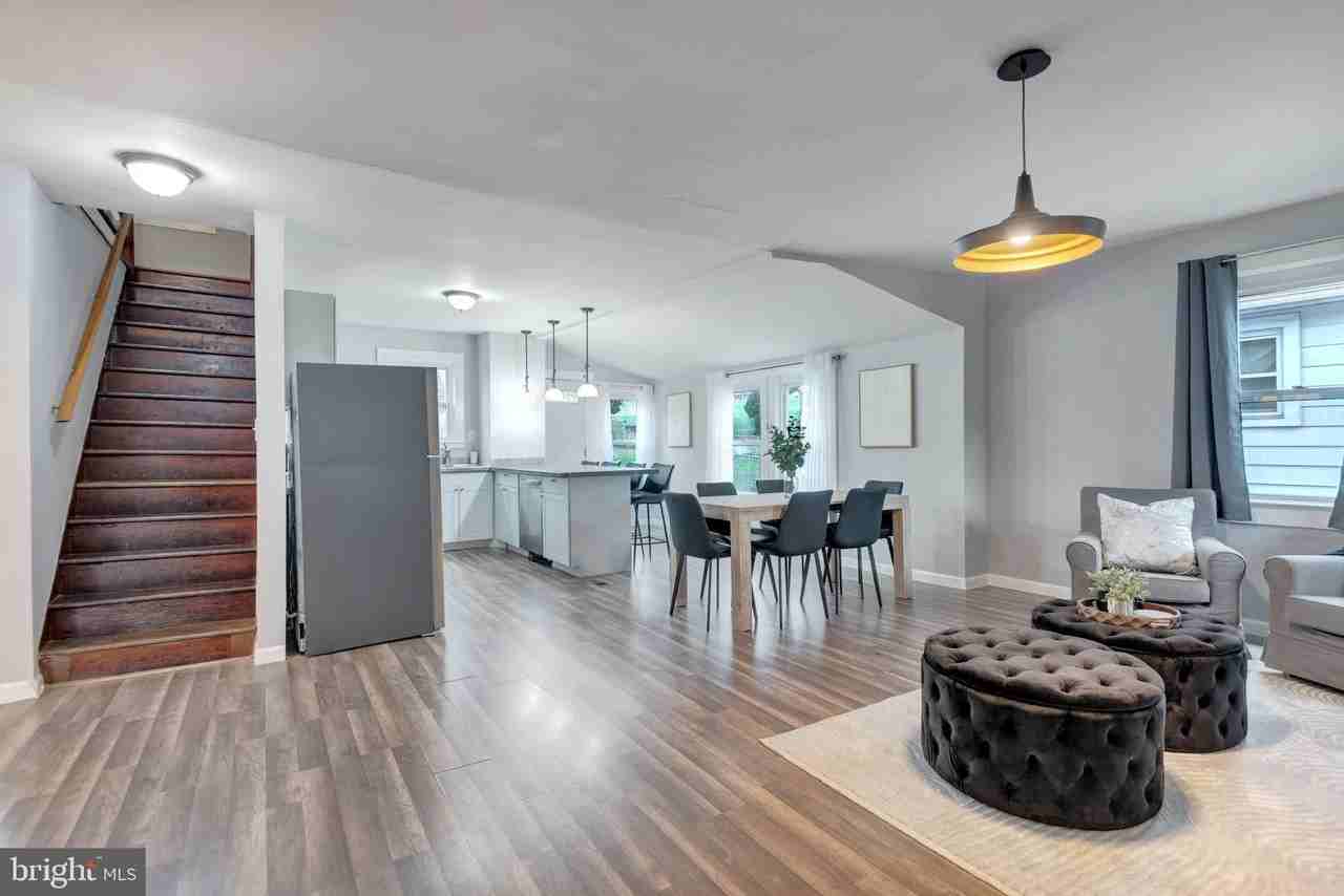 504 Capitol Heights Blvd - Photo 4 of 25